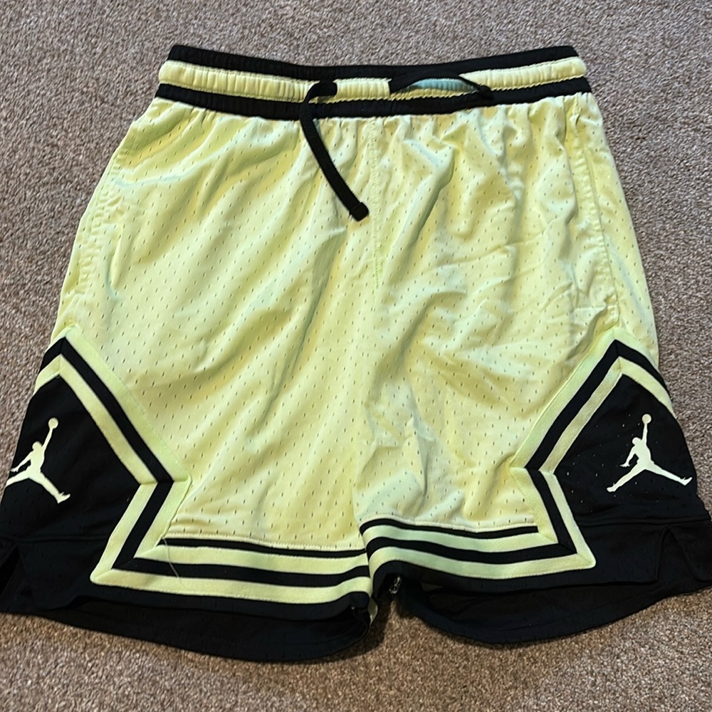 Men’s size L Jordan shorts